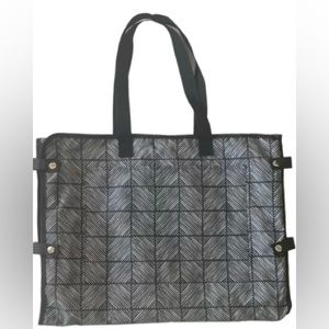 Thirty-One Well Suited Garment Tote Bag AA75 Chevron Squares Luggage Travel